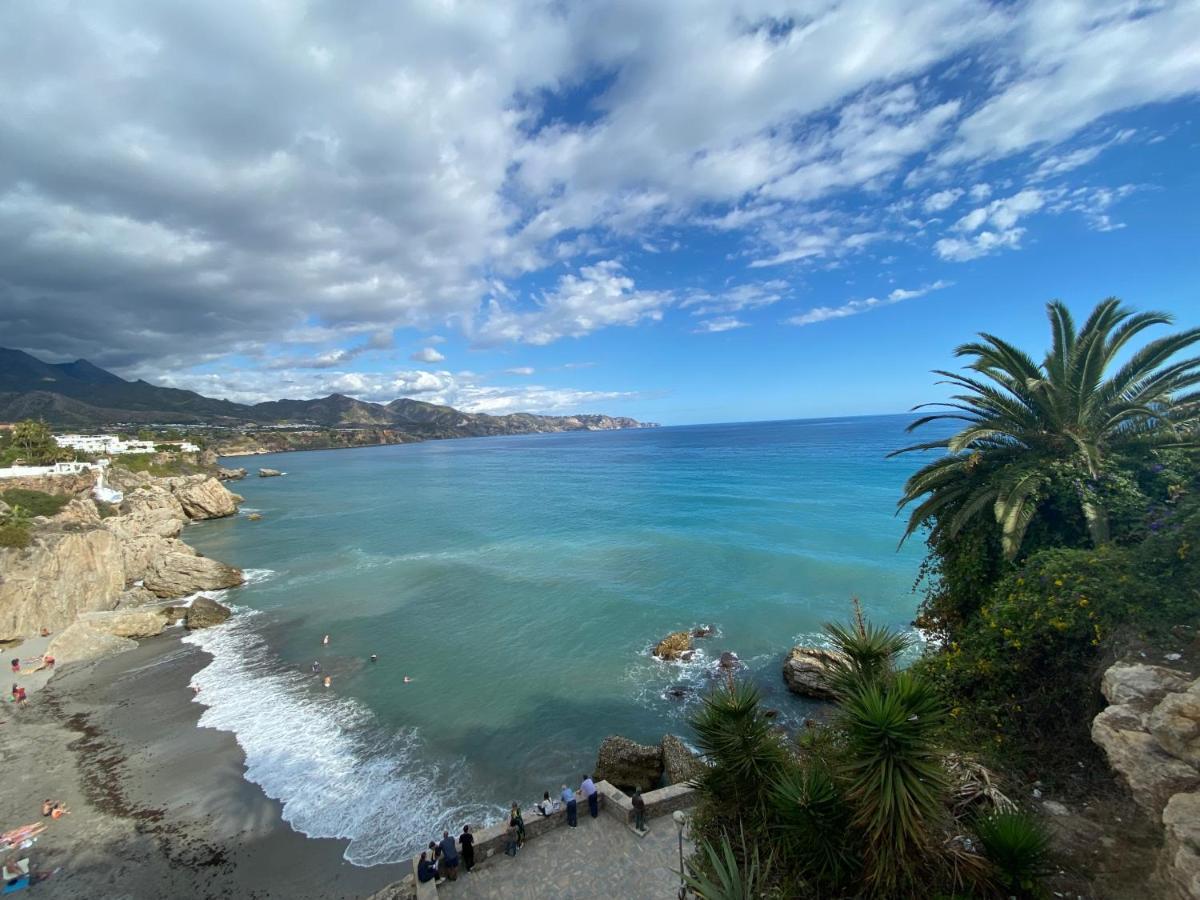 הוילה New Townhouse In The Heart Of Nerja With Jacuzzi מראה חיצוני תמונה