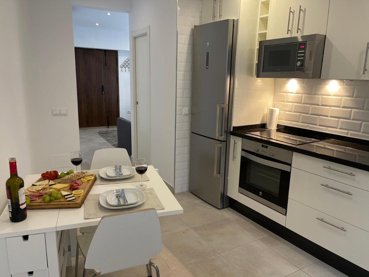 הוילה New Townhouse In The Heart Of Nerja With Jacuzzi מראה חיצוני תמונה