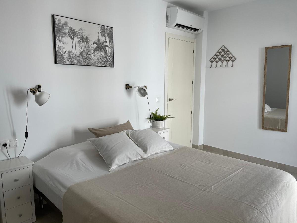 הוילה New Townhouse In The Heart Of Nerja With Jacuzzi מראה חיצוני תמונה