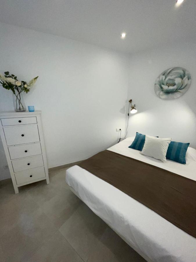 הוילה New Townhouse In The Heart Of Nerja With Jacuzzi מראה חיצוני תמונה