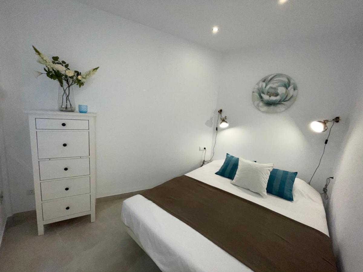 הוילה New Townhouse In The Heart Of Nerja With Jacuzzi מראה חיצוני תמונה