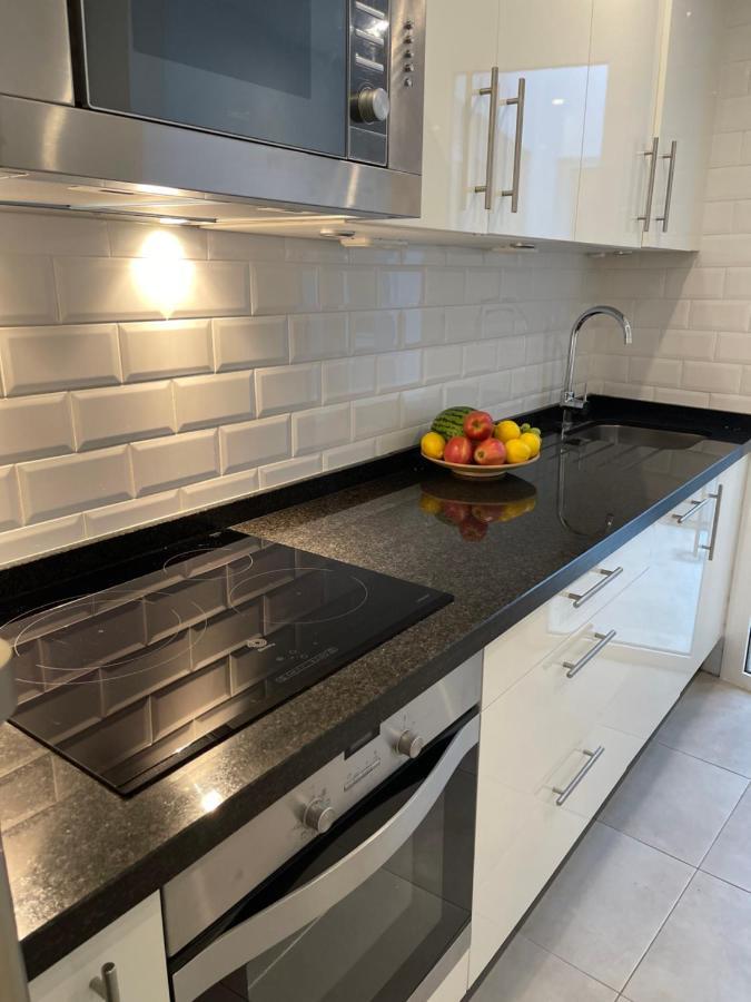 הוילה New Townhouse In The Heart Of Nerja With Jacuzzi מראה חיצוני תמונה