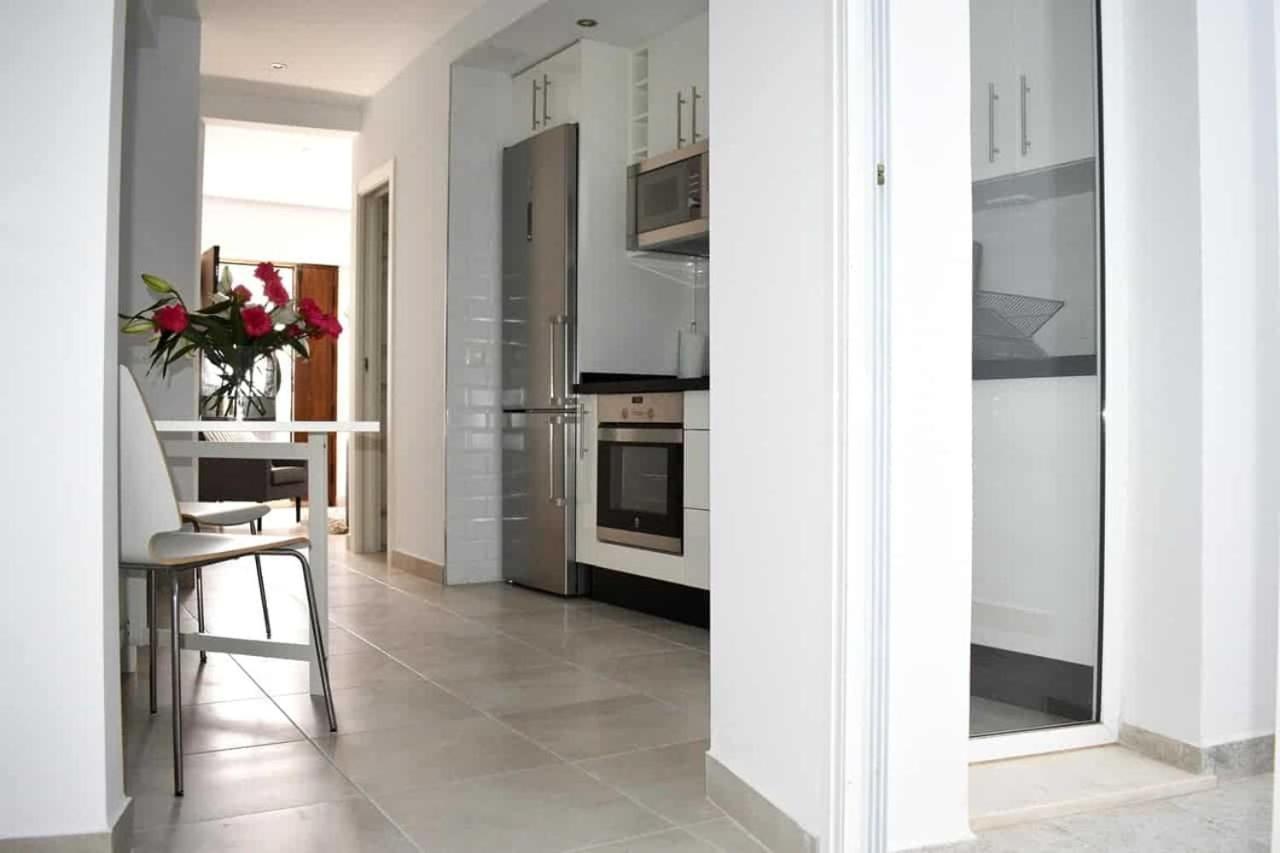 הוילה New Townhouse In The Heart Of Nerja With Jacuzzi מראה חיצוני תמונה