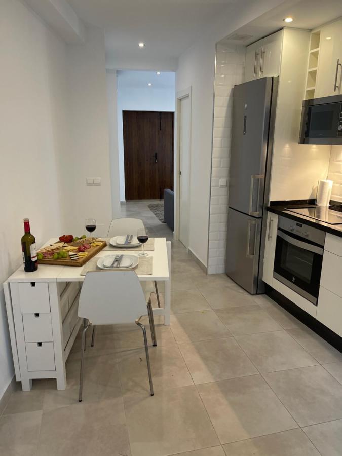 הוילה New Townhouse In The Heart Of Nerja With Jacuzzi מראה חיצוני תמונה