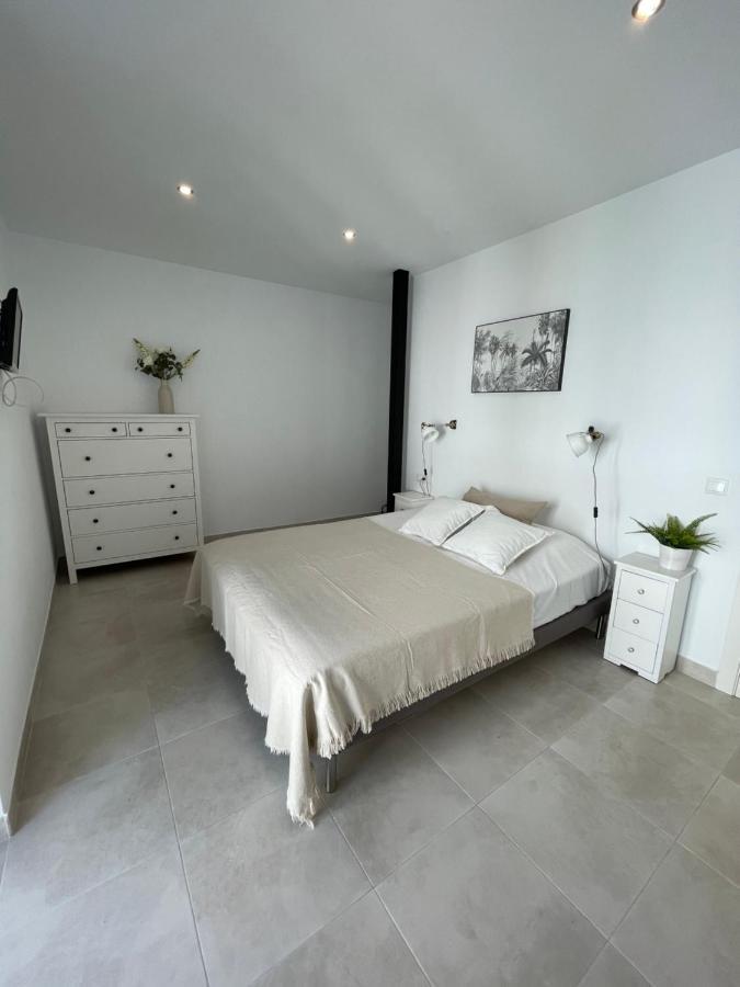 הוילה New Townhouse In The Heart Of Nerja With Jacuzzi מראה חיצוני תמונה