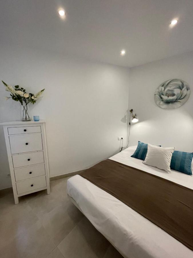 הוילה New Townhouse In The Heart Of Nerja With Jacuzzi מראה חיצוני תמונה