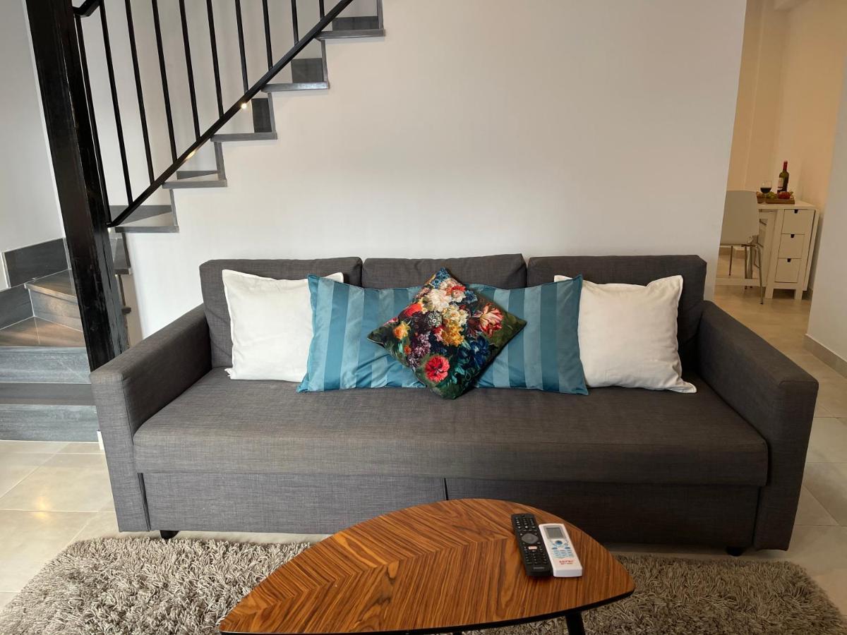 הוילה New Townhouse In The Heart Of Nerja With Jacuzzi מראה חיצוני תמונה