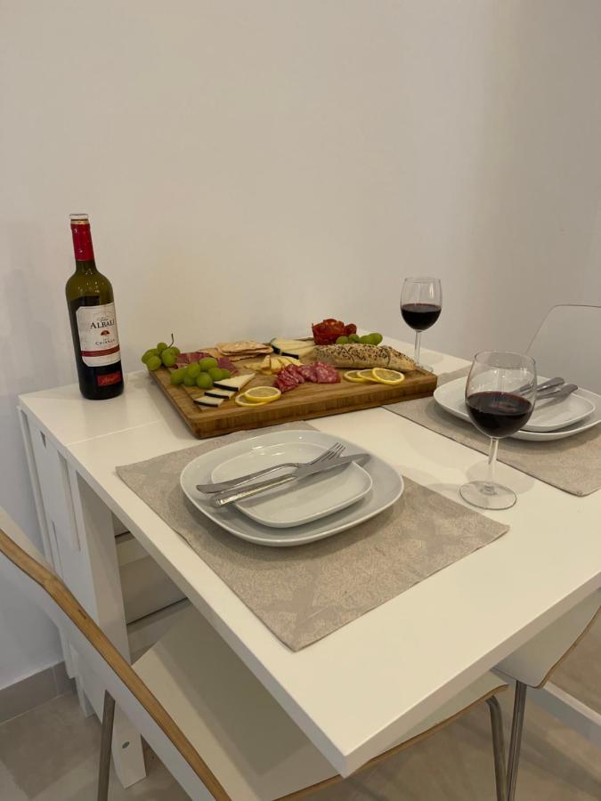 הוילה New Townhouse In The Heart Of Nerja With Jacuzzi מראה חיצוני תמונה